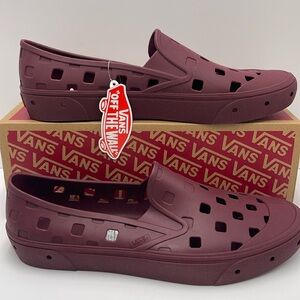 Vans Men’s Slip-On Trk
Tawny Port
VN0A5HF8TWP
Sneakers